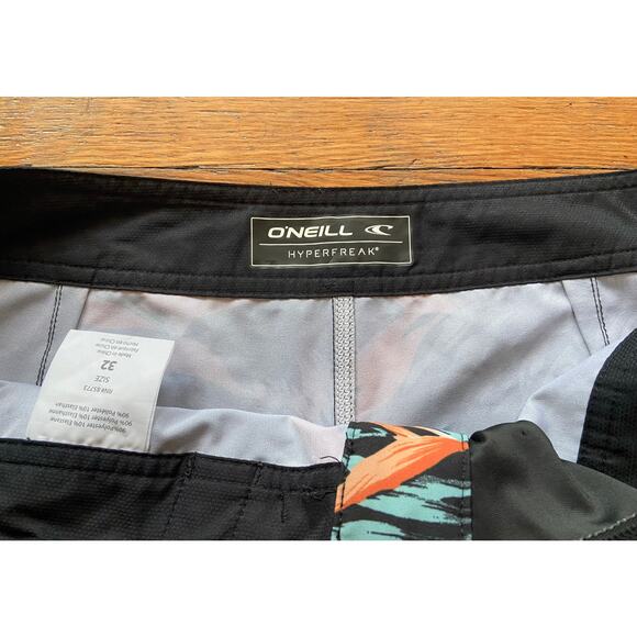 O'NEILL Hyperfreak Black Floral Boardshorts sz 32 - Picture 4 of 13
